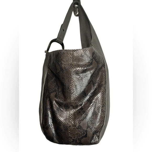 GUCCI Python Greenwich Hobo Shoulder Bag in Excellent Condition, leather - Picture 2 of 15